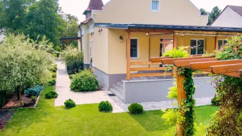 Romantikus feltöltődés Pápán – 2 éjszaka Kettesben, stílusos környezetben 10