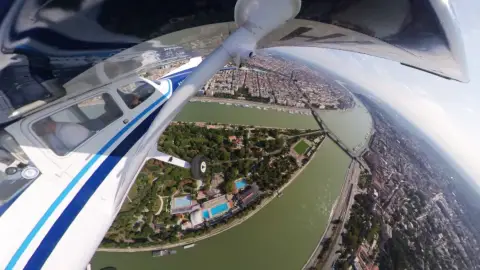 Egy teljes nap a pilótafülkében: Pilóta Tréning Program a Farkashegyi repülőtéren 2