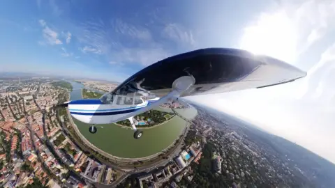 Egy teljes nap a pilótafülkében: Pilóta Tréning Program a Farkashegyi repülőtéren 1