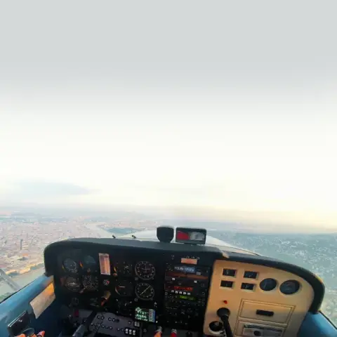 Cessna 172 repülőgép-vezetési élményprogram 2 fő kísérővel – Farkashegyről indulva