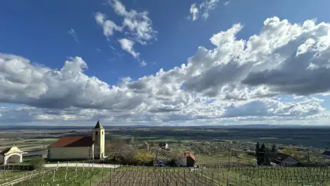 Idilli elvonulás Fenn a Hegyen Vendégházban a Somló tetején 16