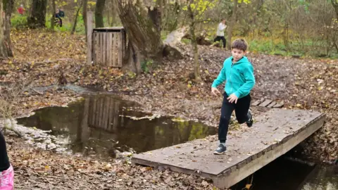 Hun Harcos élményedzés gyerekeknek Szentendrén – Akadálysport magyaros csavarral! 9