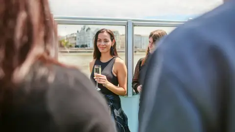 Városnéző sétahajózás frissítő kávéval a Dunán, Budapest panorámájával 11