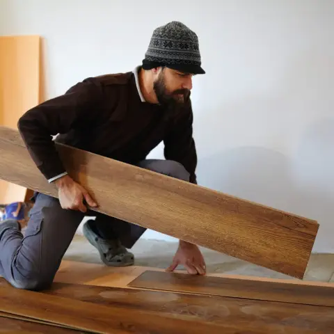 Melegburkolás workshop Budapesten: Úsztatott padlók, vinyl és laminált megoldások