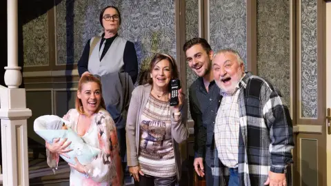 Páros színházjegy Nagyszülőknek a Turay Ida Színház szabadon választható előadására 15