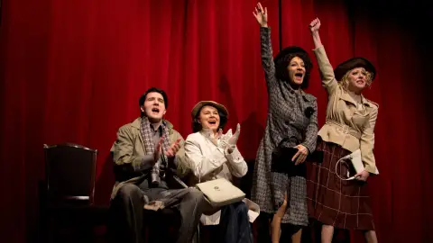 Páros színházjegy Nagyszülőknek a Turay Ida Színház szabadon választható előadására 4