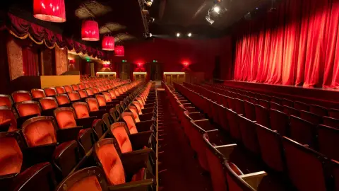 Családi színházjegy a Turay Ida Színház szabadon választható gyermek előadására 8