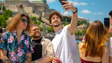 Dunai panorámahajózás korlátlan jégkása / forralt bor fogyasztással – Szezon szerint! 4