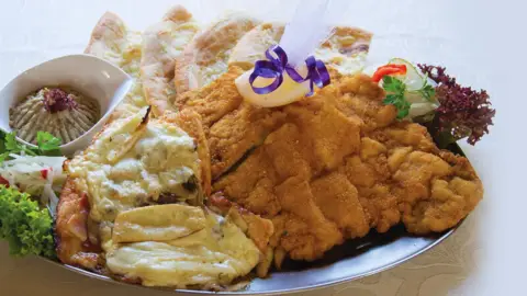 Egy különleges vacsora egy igazi vonaton, a VAGON Étteremben – Vagon tál 1