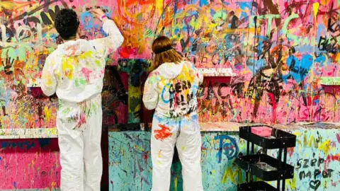 Színes kavalkád a Nagy Nap előtt! – Lánybúcsú a Fröcskölőben ajándék itallal 1