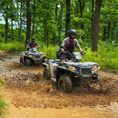 Quad élményvezetés a MultiShoot City Élményparkban
