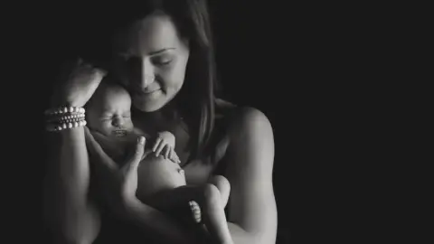 Baba/családi fotózás bababarát fotóstúdióban Budapesten 3