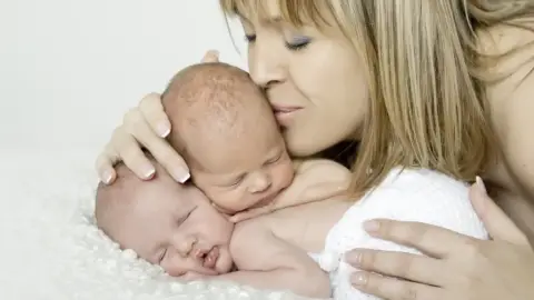 Baba/családi fotózás bababarát fotóstúdióban Budapesten 1