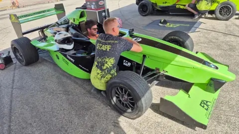 Formula BMW versenyautó vezetés a Kakucs Ringen 9