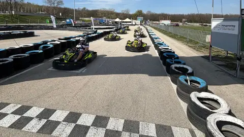 Gokartozás gyerekeknek a Hungaroring gokartpályáján 3 futamban - 14 éves korig! 3