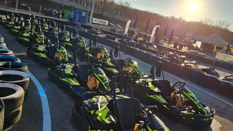 Gokartozás gyerekeknek a Hungaroring gokartpályáján 3 futamban - 14 éves korig! 5