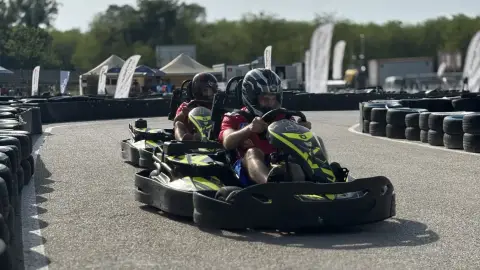 Gokartozás gyerekeknek a Hungaroring gokartpályáján 3 futamban - 14 éves korig! 11