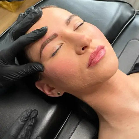 Kombinált sminktetoválás – Ajak- és szemöldöktetoválás együtt Nyíregyházán!