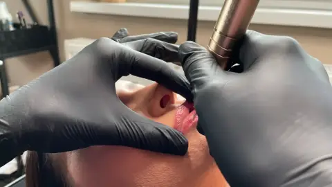 Páros ajaktetoválás – Barátnős szépülés Nyíregyházán! 1