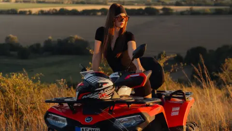 Páros Quad-Túra a naplementében a Velencei-tó környékén, túravezetővel 2