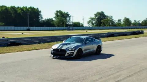 Ford Mustang Shelby GT500 élményvezetés az Euroringen 1