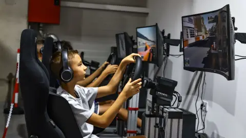 Éljétek át a sebesség örömét együtt! – Csoportos gokart élmény Székesfehérváron 9