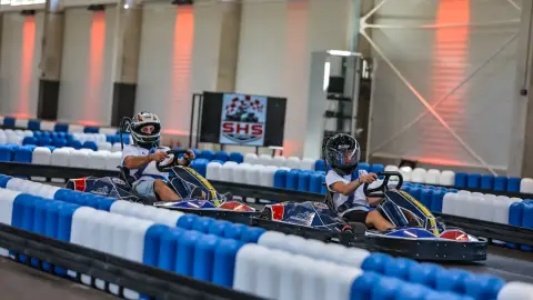 Éljétek át a sebesség örömét együtt! – Csoportos gokart élmény Székesfehérváron 16