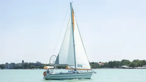 Balatoni Vitorlázás Siófokon – 4 fő részére 6