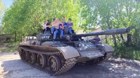 Legendás T-59 harckocsi élményvezetés tankvezetési tereppályán Tapolcán 12