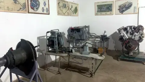 VT-55 harckocsi élményvezetés tankvezetési tereppályán Tapolcán 4