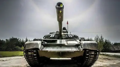 Legendás T-59 harckocsi élményvezetés tankvezetési tereppályán Tapolcán 9