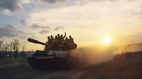 Legendás T-59 harckocsi élményvezetés tankvezetési tereppályán Tapolcán 10