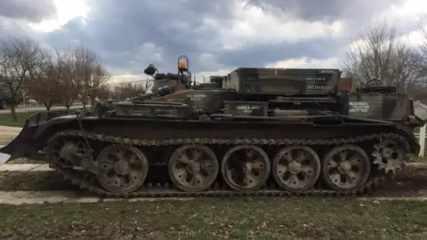 Tankvezetés VT-55 harckocsival Balatonakalin 10