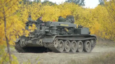 Tankvezetés VT-55 harckocsival Balatonakalin 5