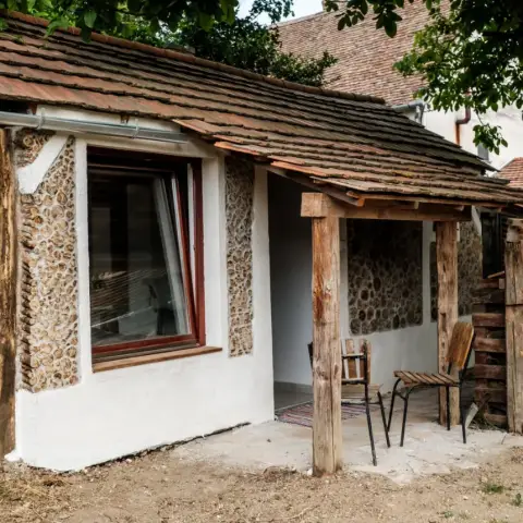 Kettesben vidéken egy Házikóban – Pihenés az Anna Portán, a Zselic szívében