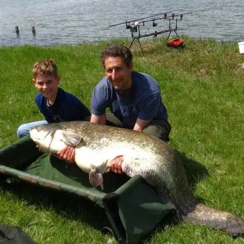 24 órás Apa-Fia pecamaraton Gyöngyösön – Profi vezetővel és fogási garanciával!