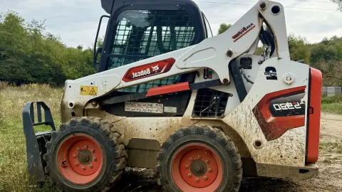 A kompakt rakodók királya: Bobcat S510 élményvezetés a MultiShoot City Élményparkban 1
