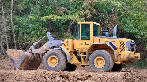 A rakodás mestere: Volvo L120E élményvezetés a MultiShoot City Élményparkban 1