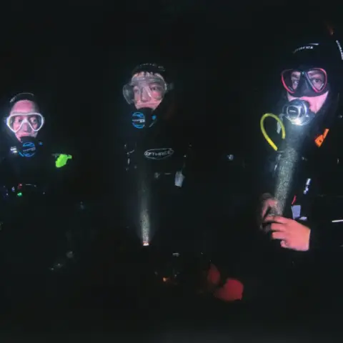 Éjszakai merülés és Chill a haverokkal Tatán, a Fényes-forrásnál