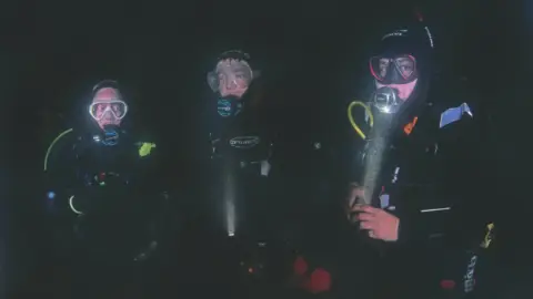 Izgalmas és Romantikus éjszakai Búvárkaland kettesben Tatán, a Fényes-forrásnál 4