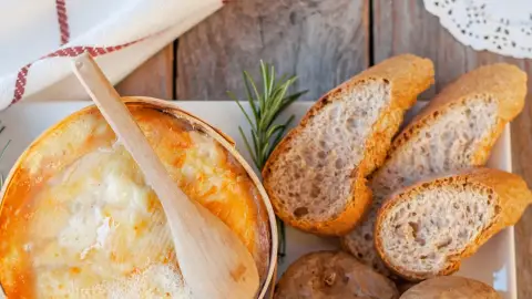 Mont d’Or Sajtfondue – Páros brunch a C’est La Vie Caféban, Pátyon 2