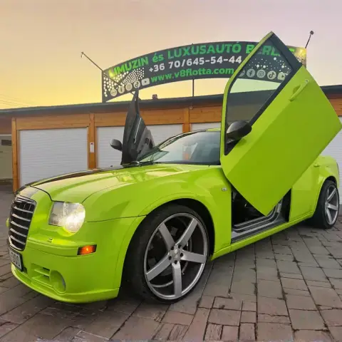 Chrysler C300 SRT 1 órás élményvezetés Polgárdi környékén