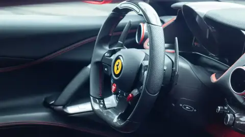 Ferrari 812 közúti élményvezetés Budapesten 3