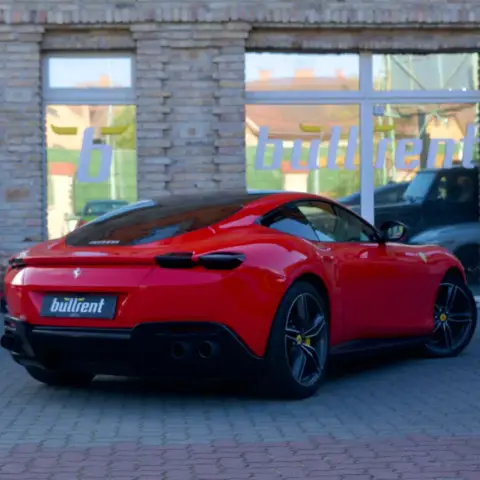 Különlegesség! Utcai élményvezetés egy Ferrari ROMA-val