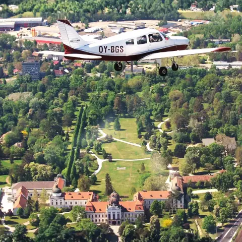 Sétarepülés a Dunakanyar lenyűgöző panorámája felett, Gödöllőről indulva