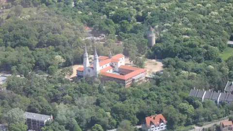 Kastélylátogatás & Sétarepülés a Dunakanyar felett, Gödöllőről indulva (transzferrel) 7