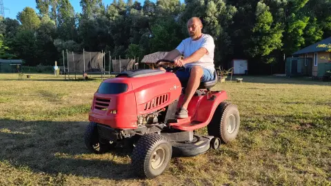 Fűnyíró traktor vezetés a Kövér Ranch-on, Nagytarcsán 5