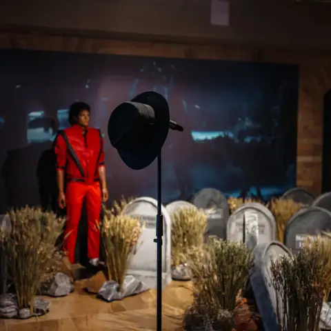 Michael Jackson kiállítás: A Pop Király öröksége Budapesten! (Páros belépő)