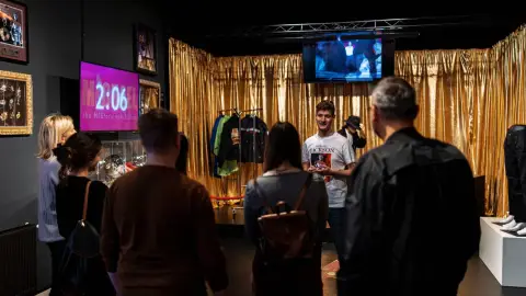 Michael Jackson kiállítás: A Pop Király öröksége Budapesten! (Családi belépő) 2