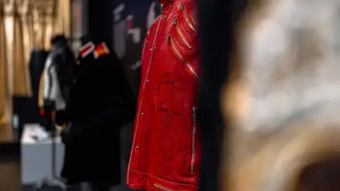 Michael Jackson kiállítás: A Pop Király öröksége Budapesten! (Családi belépő) 6